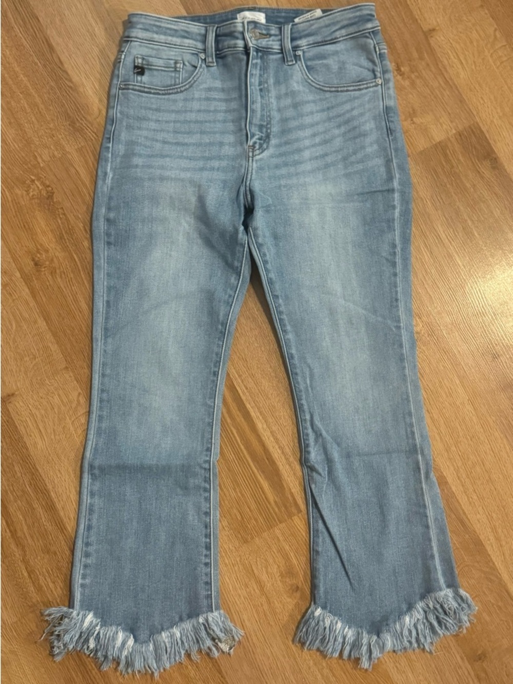 NWOT KANCAN Light Blue Frayed Hem Women’s Jeans Sz 9/28